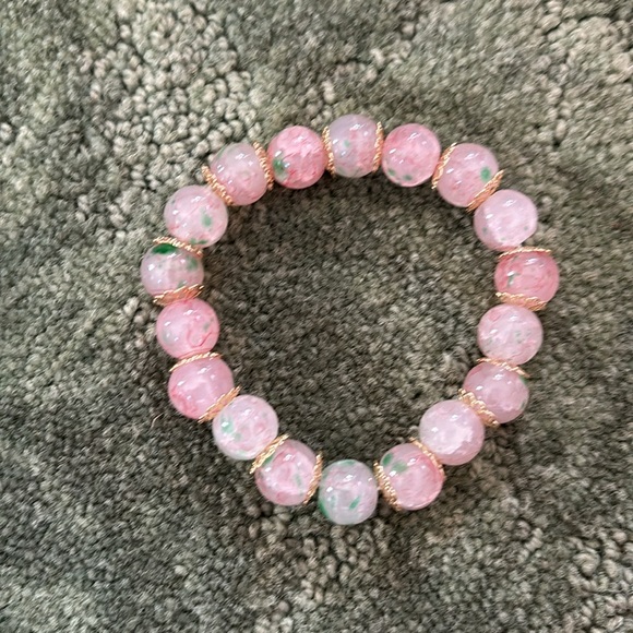 NWT Pink floral bracelet ONLY GET ONE BRACELET EVEN TBOUGH PHOTOS HAVE TWO. - Picture 6 of 7